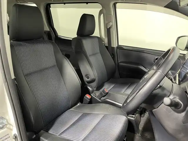 トヨタ ヴォクシー ZS 煌 大阪府 2015(平27)年 4.9万km ホワイトパールクリスタルシャイン ALPINEナビ(フルセグ/DVD再生/Bluetooth) バックカメラ ETC 両側パワースライドドア アイドリングストップ オートライト スマートキー Pスタート リアオートエアコン ドラレコ