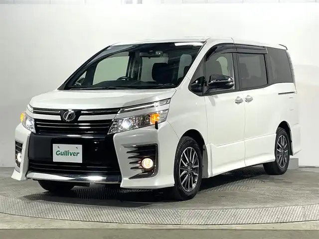 トヨタ ヴォクシー ZS 煌 大阪府 2015(平27)年 4.9万km ホワイトパールクリスタルシャイン ALPINEナビ(フルセグ/DVD再生/Bluetooth) バックカメラ ETC 両側パワースライドドア アイドリングストップ オートライト スマートキー Pスタート リアオートエアコン ドラレコ