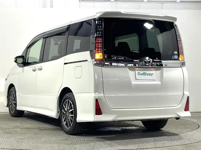 トヨタ ヴォクシー ZS 煌 大阪府 2015(平27)年 4.9万km ホワイトパールクリスタルシャイン ALPINEナビ(フルセグ/DVD再生/Bluetooth) バックカメラ ETC 両側パワースライドドア アイドリングストップ オートライト スマートキー Pスタート リアオートエアコン ドラレコ