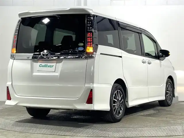 トヨタ ヴォクシー ZS 煌 大阪府 2015(平27)年 4.9万km ホワイトパールクリスタルシャイン ALPINEナビ(フルセグ/DVD再生/Bluetooth) バックカメラ ETC 両側パワースライドドア アイドリングストップ オートライト スマートキー Pスタート リアオートエアコン ドラレコ