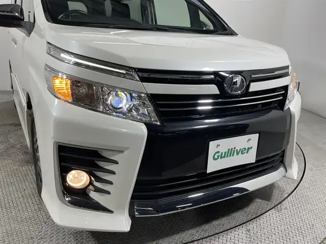 トヨタ ヴォクシー ZS 煌 大阪府 2015(平27)年 4.9万km ホワイトパールクリスタルシャイン ALPINEナビ(フルセグ/DVD再生/Bluetooth) バックカメラ ETC 両側パワースライドドア アイドリングストップ オートライト スマートキー Pスタート リアオートエアコン ドラレコ