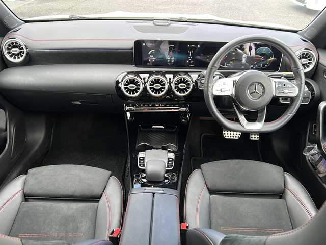 メルセデス・ベンツ ＣＬＡ２００ｄ Sブレーク AMGライン 岐阜県 2020(令2)年 2.1万km デジタルホワイト ワンオーナー/純正ナビ/フルセグTV/Blurtooth/USB/FM/AM/プッシュスタート/シートメモリー/シートヒーター/ビルトインETC2.0/レーダークルーズコントロール/バックカメラ/アラウンドビューモニター/ハーフレザーシート/前後ドライブレコーダー/パワーバックドア/パドルシフト/純正マット/横滑り防止装置/パークとロック/アクティブレーンキープ/アクティブステアリング/カメラ＆パーキング警告装置/道路標識アシスト/アテンションアシスト/ブラインドスポットアシスト/DYNAMICSELECT/冬タイヤ速度制限装置/シートベルト調節/キーアンサーバック/車速感応ドアロック/電動格納ミラー/アンビエントライト/オートライト/オートエアコン/ISOFIXシート