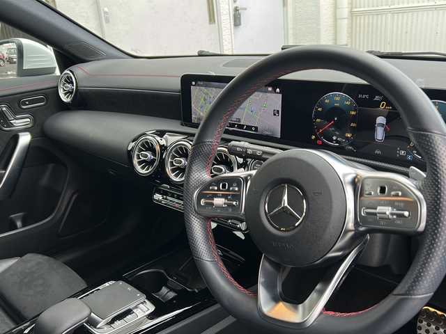 メルセデス・ベンツ ＣＬＡ２００ｄ Sブレーク AMGライン 岐阜県 2020(令2)年 2.1万km デジタルホワイト ワンオーナー/純正ナビ/フルセグTV/Blurtooth/USB/FM/AM/プッシュスタート/シートメモリー/シートヒーター/ビルトインETC2.0/レーダークルーズコントロール/バックカメラ/アラウンドビューモニター/ハーフレザーシート/前後ドライブレコーダー/パワーバックドア/パドルシフト/純正マット/横滑り防止装置/パークとロック/アクティブレーンキープ/アクティブステアリング/カメラ＆パーキング警告装置/道路標識アシスト/アテンションアシスト/ブラインドスポットアシスト/DYNAMICSELECT/冬タイヤ速度制限装置/シートベルト調節/キーアンサーバック/車速感応ドアロック/電動格納ミラー/アンビエントライト/オートライト/オートエアコン/ISOFIXシート
