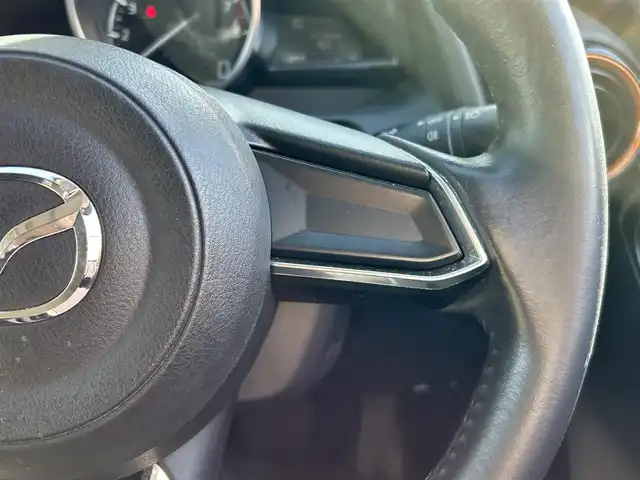 マツダ デミオ 13Sテーラードブラウン 道央・札幌 2017(平29)年 2.5万km ソニックシルバーM ・4WD/・衝突軽減ブレーキ/・純正ナビ/CD&DVD&BT&USB&AUX&フルセグTV/・アクティブドライビングディスプレイ/・前席両側シートヒーター/・バックカメラ/・前後社外ドライブレコーダー/・ABS/・i-stop/・横滑り防止装置/・盗難防止装置/・オートリトラミラー/・ヘッドランプウォッシャー/・オートライト/・LEDヘッドライト/・純正フロアマット/・スマートキー/・スペアキー1本/・積込純正AW付冬タイヤ(2023年)/・積込冬ワイパー/・保証書/・取扱説明書