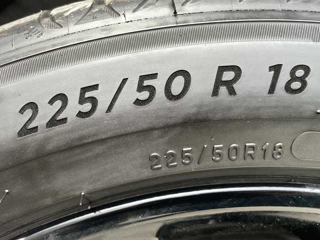 ホンダ ヴェゼル ハイブリッド e:HEV Z 青森県 2024(令6)年 1.7万km プレミアムサンライトホワイトパール 4WD/純正9インチナビ・フルセグTV/CD・DVD・Bluetooth・SD/バックカメラ/合皮コンビシート/前席シートヒーター/ステアリングヒーター/パワーバックドア/ホンダセンシング/衝突軽減ブレーキ/追従クルーズコントロール/アダプティブドライビングビーム/レーンキープアシスト/パーキングセンサー/パドルシフト/純正エンジンスターター/純正前後ドライブレコーダー/ETC/LEDヘッドライト/LEDフォグランプ/純正18インチアルミ