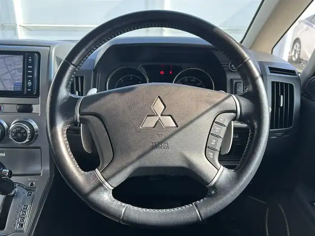 三菱 デリカＤ：５ D－Power package 岩手県 2014(平26)年 8万km ウォームホワイトパール ナビ バックC フリップダウン ETC 両側電動スライド Bluetooth フルセグ DVD再生 クルーズコントロール パドルシフト シートヒーター オートHIDライト フォグランプ オールテレーンタイヤ 16インチAW スマートキー