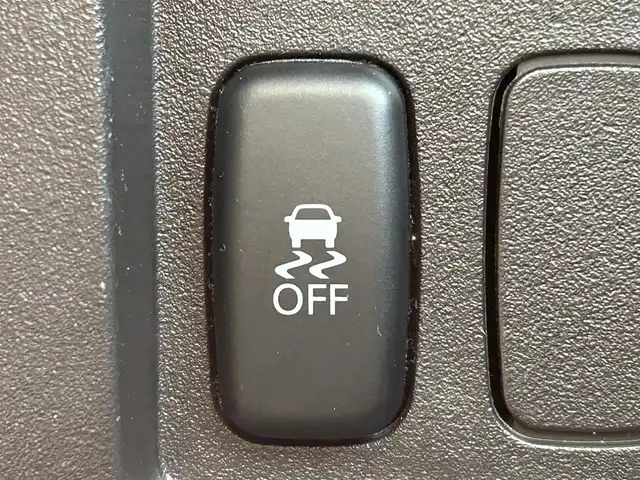 三菱 デリカＤ：５ D－Power package 岩手県 2014(平26)年 8万km ウォームホワイトパール ナビ バックC フリップダウン ETC 両側電動スライド Bluetooth フルセグ DVD再生 クルーズコントロール パドルシフト シートヒーター オートHIDライト フォグランプ オールテレーンタイヤ 16インチAW スマートキー