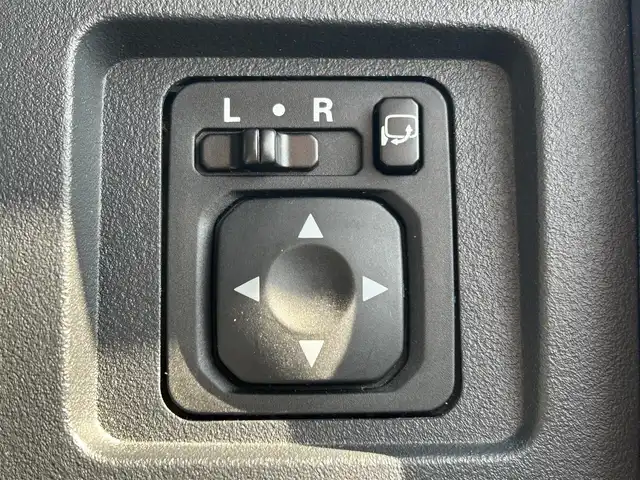 三菱 デリカＤ：５ D－Power package 岩手県 2014(平26)年 8万km ウォームホワイトパール ナビ バックC フリップダウン ETC 両側電動スライド Bluetooth フルセグ DVD再生 クルーズコントロール パドルシフト シートヒーター オートHIDライト フォグランプ オールテレーンタイヤ 16インチAW スマートキー