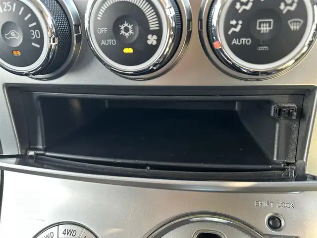 三菱 デリカＤ：５ D－Power package 岩手県 2014(平26)年 8万km ウォームホワイトパール ナビ バックC フリップダウン ETC 両側電動スライド Bluetooth フルセグ DVD再生 クルーズコントロール パドルシフト シートヒーター オートHIDライト フォグランプ オールテレーンタイヤ 16インチAW スマートキー