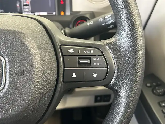 ホンダ Ｎ ＢＯＸ 千葉県 2023(令5)年 1.5万km プラチナホワイトパール ワンオーナー/ボンネットフードデカール/サイドデカール/社外14インチアルミホイール/GATHERS Apple CarPlay対応ディスプレイオーディオ/リヤワイドカメラカメラ/HONDA SENSING/アダプティブクルーズコントロール/マルチインフォメーションディスプレイ/アイドリングストップ/ソナーセンサー/電動パーキングブレーキ/左側パワースライドドア/LEDヘッドライト/リヤドアロールシェード/取扱説明書/保証書/スペアスマートキー