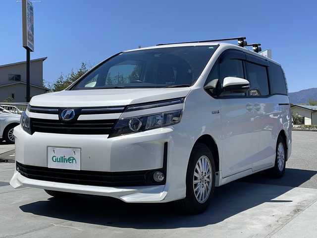 トヨタ ヴォクシー ハイブリッド V 山梨県 2017(平29)年 8万km ホワイトパールクリスタルシャイン