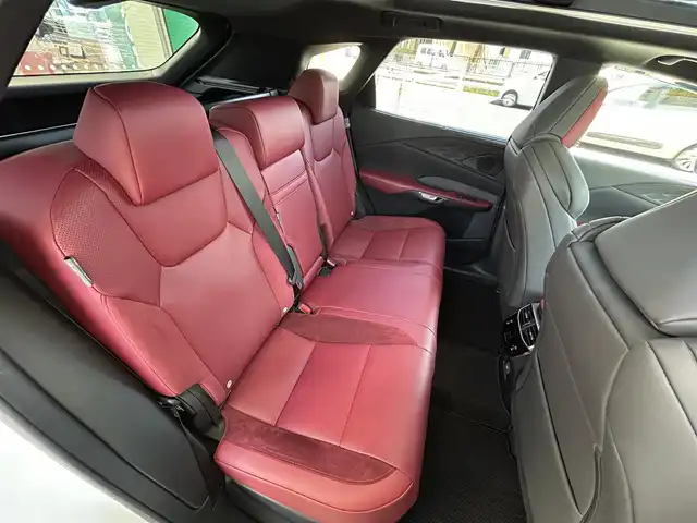 レクサス ＲＸ 350 Fスポーツ 埼玉県 2024(令6)年 1.4万km ホワイトノーヴァガラスフレーク 14インチタッチディスプレイオーディオ /ムーンルーフ/プリクラッシュセーフティシステム/ブラインドスポットモニター/3眼LEDヘッドライト/オレンジブレーキキャリパー/ドライブレコーダー/パワーシート/シートヒーター/エアーシート/ダウンヒルアシストコントロール/レーダークルーズコントロール/電動リアゲート/ETC2.0