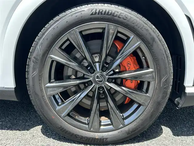レクサス ＲＸ 350 Fスポーツ 埼玉県 2024(令6)年 1.4万km ホワイトノーヴァガラスフレーク 14インチタッチディスプレイオーディオ /ムーンルーフ/プリクラッシュセーフティシステム/ブラインドスポットモニター/3眼LEDヘッドライト/オレンジブレーキキャリパー/ドライブレコーダー/パワーシート/シートヒーター/エアーシート/ダウンヒルアシストコントロール/レーダークルーズコントロール/電動リアゲート/ETC2.0
