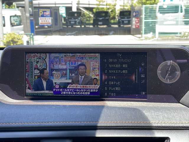 レクサス ＵＸ 200 東京都 2022(令4)年 0.9万km ブラック ワンオーナー/サンルーフ/純正メモリーナビ/フルセグテレビ/バックカメラ/アダプティブクルーズコントロール/レーンキープアシスト/オートマチックハイビーム/LEDヘッドライト/純正アルミホイール/ETC2.0/USB入力端子