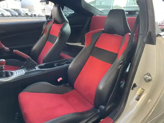 トヨタ ８６ GT リミテッド 宮城県 2015(平27)年 11万km クリスタルホワイトパール モデリスタエアロ/BLITS車高調/リアスポイラー/BLITZ製ストラットタワーバー/CROSS SPEED製アルミホイール18インチ/純正メモリナビ/ワンセグテレビ/FM・AM/CD・DVD/SD/Bluetooth/純正フロアマット/ETC2.0/クルーズコントロール/シートヒーターDN席/スマートキーx2