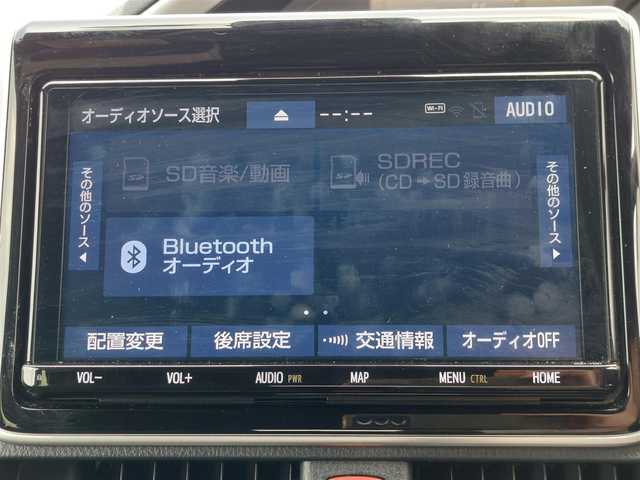 トヨタ ヴォクシー ZS 煌Ⅱ 東京都 2020(令2)年 2万km ホワイトパールクリスタルシャイン 純正9インチナビ/フリップダウンモニター/両側パワースライドドア/フルセグ/バックカメラ/ビルトインETC/ドライブレコーダー/衝突軽減ブレーキ/レーンキープアシスト/クルーズコントロール/コーナーセンサー/オートマチックハイビーム/LEDヘッドライト/スマートキー