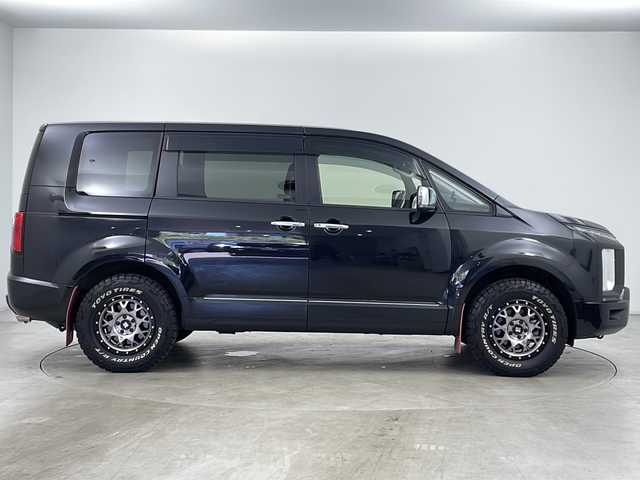 三菱 デリカＤ：５ P 道央・札幌 2022(令4)年 1.9万km ブラックダイヤモンド ・4WD/・ワンオーナー/・純正ナビ&フルセグ&CD&DVD&BT&SD/・全方位モニター/・衝突軽減ブレーキ/・両側パワースライドドア/・パワーバックドア/・レーダークルーズコントロール/・レーンキープアシスト/・純正エンジンスターター/・社外ドライブレコーダー/・社外AW付スタッドレス積込/・シートヒーター/・革巻きステアリング/・ステアリングヒーター/・パドルシフト/・オートマチックハイビーム/・オートライト/・LEDヘッドライト/・LEDフォグ/・オートステップ/・アイドリングストップ/・スマートキー/・スペアキー/・横滑り防止
