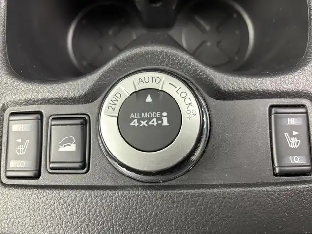 日産 エクストレイル 20X エマージェンシーブレーキ 埼玉県 2017(平29)年 6.4万km ダイヤモンドブラック 純正ナビ　MM336D-W/バックカメラ/前方ドライブレコーダー/ETC/車線逸脱警報/衝突軽減ブレーキ/クリアランスソナー/アイドリングストップ/ECOモード/前席シートヒーター/4WD/ダウンヒルアシストコントロール/プッシュスタート/ウィンカーミラー/フロントフォグランプ/純正ドアバイザー/純正フロアマット/純正17インチアルミホイール