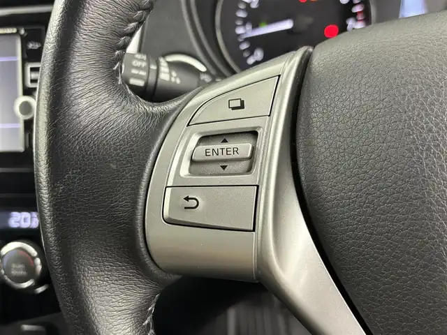 日産 エクストレイル 20X エマージェンシーブレーキ 埼玉県 2017(平29)年 6.4万km ダイヤモンドブラック 純正ナビ　MM336D-W/バックカメラ/前方ドライブレコーダー/ETC/車線逸脱警報/衝突軽減ブレーキ/クリアランスソナー/アイドリングストップ/ECOモード/前席シートヒーター/4WD/ダウンヒルアシストコントロール/プッシュスタート/ウィンカーミラー/フロントフォグランプ/純正ドアバイザー/純正フロアマット/純正17インチアルミホイール
