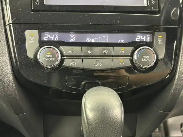 日産 エクストレイル 20X エマージェンシーブレーキ 埼玉県 2017(平29)年 6.4万km ダイヤモンドブラック 純正ナビ　MM336D-W/バックカメラ/前方ドライブレコーダー/ETC/車線逸脱警報/衝突軽減ブレーキ/クリアランスソナー/アイドリングストップ/ECOモード/前席シートヒーター/4WD/ダウンヒルアシストコントロール/プッシュスタート/ウィンカーミラー/フロントフォグランプ/純正ドアバイザー/純正フロアマット/純正17インチアルミホイール