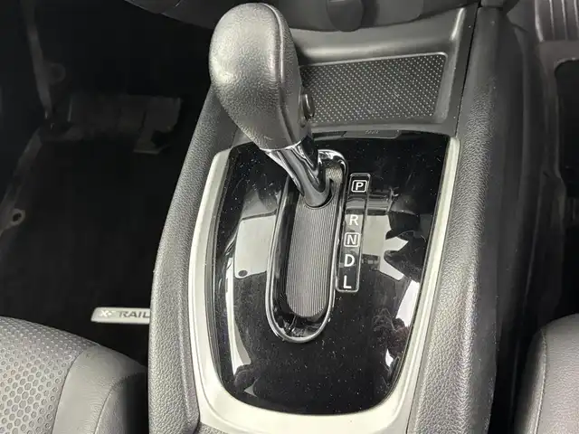 日産 エクストレイル 20X エマージェンシーブレーキ 埼玉県 2017(平29)年 6.4万km ダイヤモンドブラック 純正ナビ　MM336D-W/バックカメラ/前方ドライブレコーダー/ETC/車線逸脱警報/衝突軽減ブレーキ/クリアランスソナー/アイドリングストップ/ECOモード/前席シートヒーター/4WD/ダウンヒルアシストコントロール/プッシュスタート/ウィンカーミラー/フロントフォグランプ/純正ドアバイザー/純正フロアマット/純正17インチアルミホイール