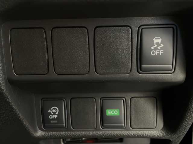 日産 エクストレイル 20X エマージェンシーブレーキ 長野県 2017(平29)年 6.4万km ダイヤモンドブラック 切り替え4WD/純正ナビ　MM336D-W/　（フルセグ/Bluetooth/CD/DVD/AUX)/バックカメラ/前方ドライブレコーダー/ETC/車線逸脱警報/衝突軽減ブレーキ/クリアランスソナー/アイドリングストップ/ECOモード/前席シートヒーター/ダウンヒルアシストコントロール/プッシュスタート/ウィンカーミラー/フロントフォグランプ/純正ドアバイザー/純正フロアマット/純正17インチアルミホイール/スマートキー