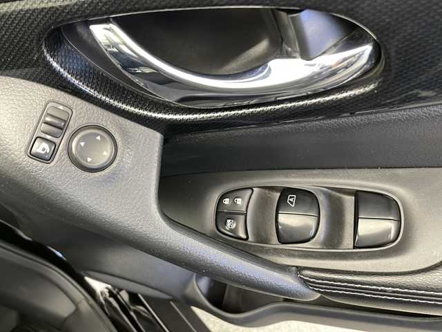 日産 エクストレイル 20X エマージェンシーブレーキ 長野県 2017(平29)年 6.4万km ダイヤモンドブラック 切り替え4WD/純正ナビ　MM336D-W/　（フルセグ/Bluetooth/CD/DVD/AUX)/バックカメラ/前方ドライブレコーダー/ETC/車線逸脱警報/衝突軽減ブレーキ/クリアランスソナー/アイドリングストップ/ECOモード/前席シートヒーター/ダウンヒルアシストコントロール/プッシュスタート/ウィンカーミラー/フロントフォグランプ/純正ドアバイザー/純正フロアマット/純正17インチアルミホイール/スマートキー