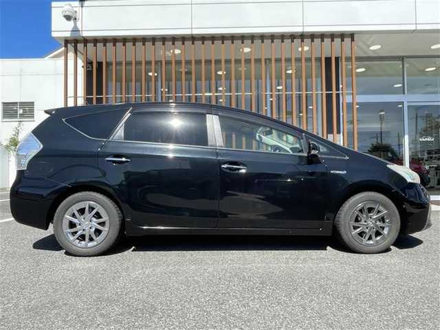 トヨタ プリウス α S チューンブラック 千葉県 2013(平25)年 10.6万km ブラック (株)IDOMが運営する【じしゃロン八千代店】の自社ローン対象車両になります。こちらは現金またはオートローンご利用時の価格です。自社ローンご希望の方は別途その旨お申付け下さい/純正ナビ（NSZT-W62G）/・CD/DVD/・Bluetooth接続/・フルセグTV/ビルトインETC/ステアリングリモコン/LEDヘッドライト/バックカメラ/スタッドレスタイヤ/純正アルミホイール/純正フロアマット/プッシュスタート/スマートキー/ドアバイザー/ウインカーミラー/オートライト