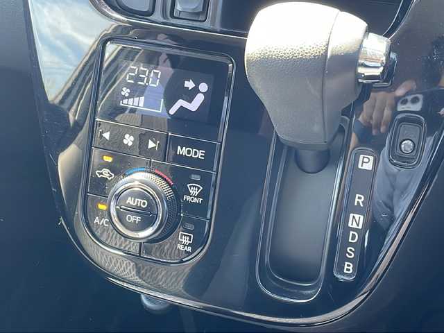 ダイハツ ムーヴ カスタム RS ハイパー SAⅡ 青森県 2015(平27)年 8.4万km パールホワイトⅢ 4WD・ターボ/純正8インチSDナビ・フルセグTV/CD・DVD・Bluetooth・SD/バックカメラ/ハーフレザーシート/スマートアシスト/衝突軽減ブレーキ/車線逸脱警報/横滑り防止機能/ETC/スマートキー/プッシュスタート/LEDヘッドライト/LEDフォグライト/純正15インチアルミホイール