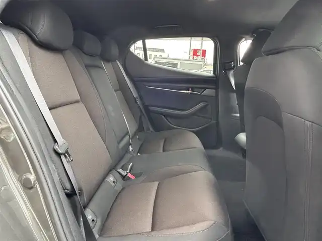 マツダ マツダ３ファストバック 15S ツーリング 宮城県 2019(令1)年 4.4万km マシーングレープレミアムM 登録時走行距離44086km/純正ナビ/FM・AM・TV・Bluetooth・CD・DVD・SD/アラウンドビューモニター/ETC/クルーズコントロール/６速マニュアル/クリアランスソナー/オートホールド機能/アイドリングストップ/スマートキー/スペアキーあり/社外アルミホイール/純正フロアマット/電動格納ミラー/オートライト/フルフラットシート/ドアバイザー