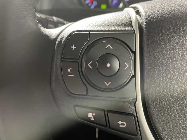 トヨタ ヴォクシー ZS 煌Ⅱ 沖縄県 2017(平29)年 7.6万km ブラック 県外仕入　/禁煙車　/７人乗り　/アルパイン１１インチナビ　/　フルセグ　Ｂｌｕｅｔｏｏｔｈ　DVD再生　CD/フリップダウンモニター　/両側パワースライドドア　/プリクラッシュセーフティ　/オートマチックハイビーム/車線逸脱警報　/バックカメラ　