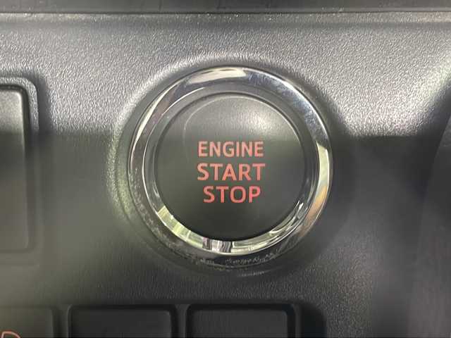 トヨタ ヴォクシー ZS 煌Ⅱ 沖縄県 2017(平29)年 7.6万km ブラック 県外仕入　/禁煙車　/７人乗り　/アルパイン１１インチナビ　/　フルセグ　Ｂｌｕｅｔｏｏｔｈ　DVD再生　CD/フリップダウンモニター　/両側パワースライドドア　/プリクラッシュセーフティ　/オートマチックハイビーム/車線逸脱警報　/バックカメラ　