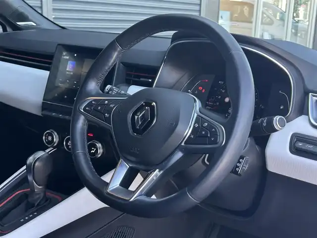 ルノー ルーテシア インテンス 茨城県 2021(令3)年 4.1万km ブラングラシエ 衝突軽減B /ACC /BOSE /ディスプレイOD /CarPlay /Bカメラ /パーキングセンサー /レーンアシスト /ブラインドスポットモニター /半革 /ステアリングヒーター /LEDヘッドライト オートハイビーム /ETC /パドルシフト /純正17inAW/禁煙車