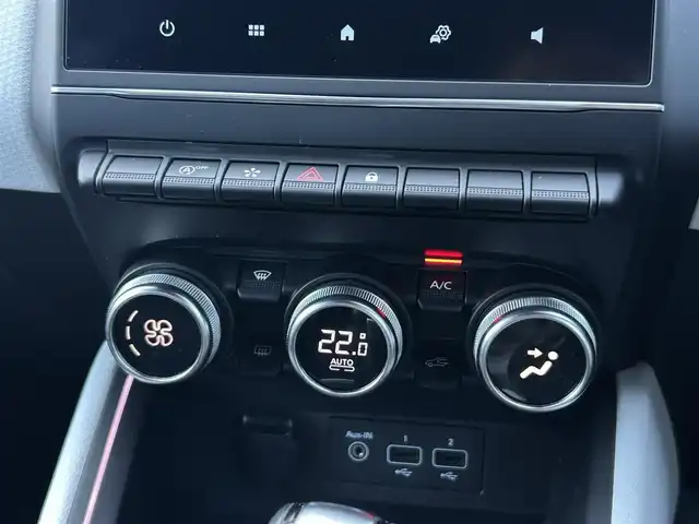 ルノー ルーテシア インテンス 茨城県 2021(令3)年 4.1万km ブラングラシエ 衝突軽減B /ACC /BOSE /ディスプレイOD /CarPlay /Bカメラ /パーキングセンサー /レーンアシスト /ブラインドスポットモニター /半革 /ステアリングヒーター /LEDヘッドライト オートハイビーム /ETC /パドルシフト /純正17inAW/禁煙車