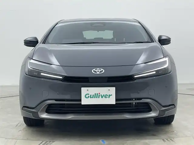 トヨタ プリウス G 岡山県 2025(令7)年 1万km グレー カラーコード：1M2/純正ディスプレイオーディオ/地デジ/Bluetooth/AppleCarPlay/バックカメラ/ブラインドスポットモニター/AC100V/シートヒーター/セーフティセンス /・プリクラッシュセーフティ/・レーンキープアシスト/・オートハイビーム/レーダークルーズコントロール/LEDヘッドライト/コーナーセンサー /オートライト/プッシュスタート /スマートキー