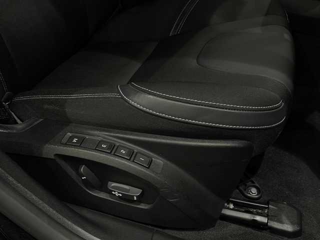 ボルボ Ｖ４０ D4 モメンタム 新潟県 2018(平30)年 5万km オニキスブラックP 衝突警告/ブラインドスポット・インフォメーション・システム/アダプティブ・クルーズ・コントロール/レーン・キーピング・エイド/ブレーキアシスト/アクティブ・ハイビーム/リアビューカメラ/スポーツモード付ESC/HDDナビゲーションシステム/・CD/DVD/TV/BT/ETC/パワーシート/シートヒーター/LEDヘッドライト/パドルシフト