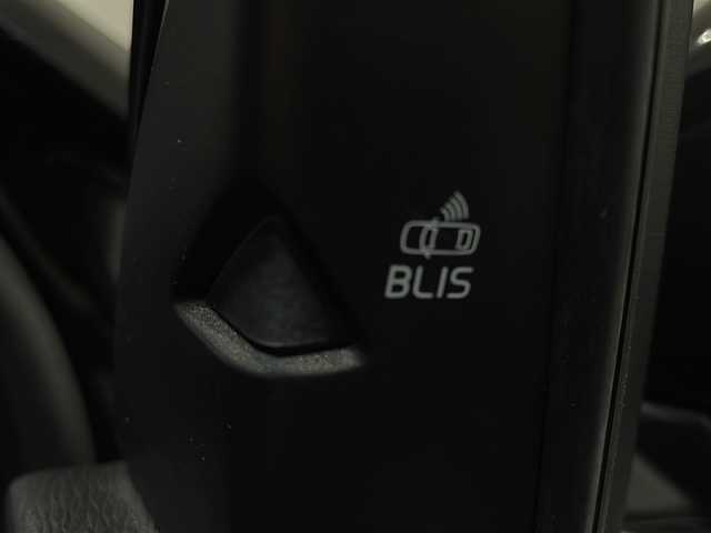 ボルボ Ｖ４０ D4 モメンタム 新潟県 2018(平30)年 5万km オニキスブラックP 衝突警告/ブラインドスポット・インフォメーション・システム/アダプティブ・クルーズ・コントロール/レーン・キーピング・エイド/ブレーキアシスト/アクティブ・ハイビーム/リアビューカメラ/スポーツモード付ESC/HDDナビゲーションシステム/・CD/DVD/TV/BT/ETC/パワーシート/シートヒーター/LEDヘッドライト/パドルシフト