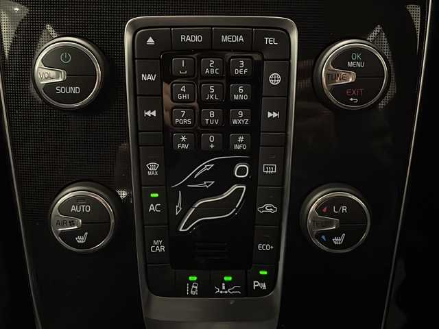 ボルボ Ｖ４０ D4 モメンタム 新潟県 2018(平30)年 5万km オニキスブラックP 衝突警告/ブラインドスポット・インフォメーション・システム/アダプティブ・クルーズ・コントロール/レーン・キーピング・エイド/ブレーキアシスト/アクティブ・ハイビーム/リアビューカメラ/スポーツモード付ESC/HDDナビゲーションシステム/・CD/DVD/TV/BT/ETC/パワーシート/シートヒーター/LEDヘッドライト/パドルシフト