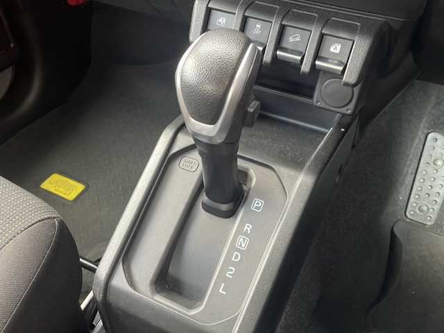 スズキ ジムニー XL 広島県 2020(令2)年 3.8万km ミディアムグレー 禁煙車/衝突軽減/車線逸脱警報/ディスプレイオーディオ（PHV-9300DVSZS）/・CD/DVD/Bluetooht/バックカメラ/オートライト/ヘッドライトレベライザー/フォグランプ/純正ドアバイザー/ETC/社外１６インチホイール/W+サイド+カーテンエアバック