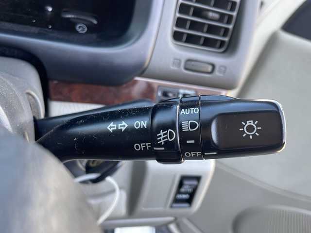 トヨタ ハイエース レジアス 長野県 1998(平10)年 6.5万km ホワイトパールマイカ/シルバーM ・社外オーディオ/CD/・ツインサンルーフ/・ETC/・オートライト/・フォグライト/・リモコンキー/・純正15インチアルミホイール/・電動格納ミラー/・フロアマット