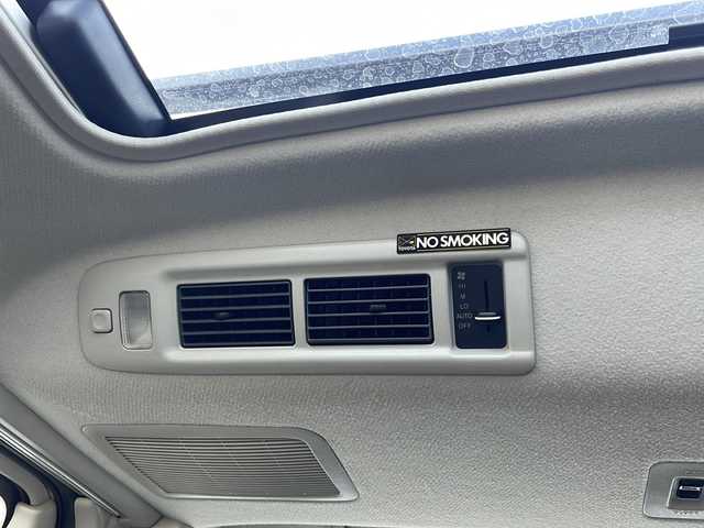 トヨタ ハイエース レジアス 長野県 1998(平10)年 6.5万km ホワイトパールマイカ/シルバーM ・社外オーディオ/CD/・ツインサンルーフ/・ETC/・オートライト/・フォグライト/・リモコンキー/・純正15インチアルミホイール/・電動格納ミラー/・フロアマット