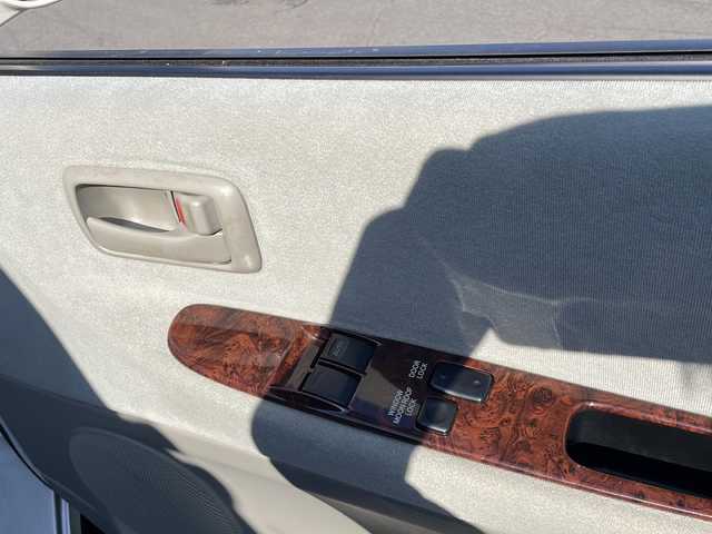 トヨタ ハイエース レジアス 長野県 1998(平10)年 6.5万km ホワイトパールマイカ/シルバーM ・社外オーディオ/CD/・ツインサンルーフ/・ETC/・オートライト/・フォグライト/・リモコンキー/・純正15インチアルミホイール/・電動格納ミラー/・フロアマット