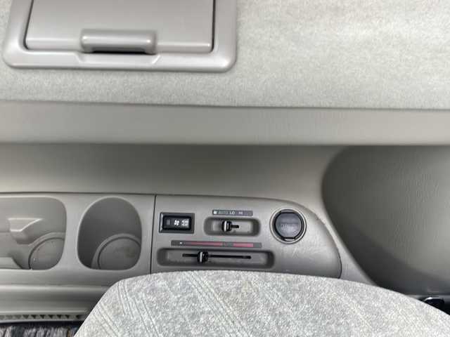 トヨタ ハイエース レジアス 長野県 1998(平10)年 6.5万km ホワイトパールマイカ/シルバーM ・社外オーディオ/CD/・ツインサンルーフ/・ETC/・オートライト/・フォグライト/・リモコンキー/・純正15インチアルミホイール/・電動格納ミラー/・フロアマット