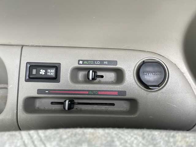 トヨタ ハイエース レジアス 長野県 1998(平10)年 6.5万km ホワイトパールマイカ/シルバーM ・社外オーディオ/CD/・ツインサンルーフ/・ETC/・オートライト/・フォグライト/・リモコンキー/・純正15インチアルミホイール/・電動格納ミラー/・フロアマット