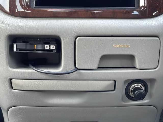 トヨタ ハイエース レジアス 長野県 1998(平10)年 6.5万km ホワイトパールマイカ/シルバーM ・社外オーディオ/CD/・ツインサンルーフ/・ETC/・オートライト/・フォグライト/・リモコンキー/・純正15インチアルミホイール/・電動格納ミラー/・フロアマット