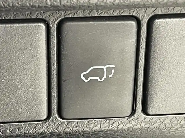 トヨタ ハリアー プレミアム メタル&レザーP 福岡県 2019(平31)年 4.6万km ホワイトパールクリスタルシャイン 純正ナビ／フルセグＴＶ　/バックカメラ　/ＪＢＬプレミアムサウンド　/ＥＴＣ　/レーダークルコン　/コーナーセンサー　/衝突被害軽減ブレーキ　/レーンキープ　/シートベンチレーション／ヒーター　/シートメモリー付きパワーシート　/パワーバックドア　/純正アルミホイール　/ＬＥＤヘッドライト