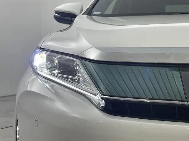 トヨタ ハリアー プレミアム メタル&レザーP 福岡県 2019(平31)年 4.6万km ホワイトパールクリスタルシャイン 純正ナビ／フルセグＴＶ　/バックカメラ　/ＪＢＬプレミアムサウンド　/ＥＴＣ　/レーダークルコン　/コーナーセンサー　/衝突被害軽減ブレーキ　/レーンキープ　/シートベンチレーション／ヒーター　/シートメモリー付きパワーシート　/パワーバックドア　/純正アルミホイール　/ＬＥＤヘッドライト