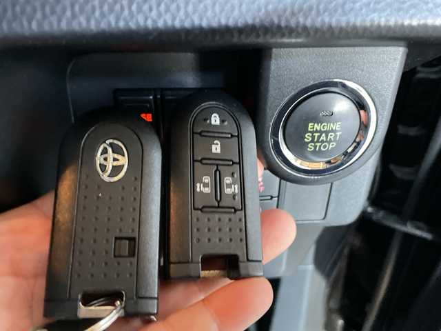 トヨタ タンク カスタムG S 神奈川県 2017(平29)年 1.8万km ブラックマイカメタリック ワンオーナー/社外ナビ（CD/ワンセグTV/AM/FM）/両側パワースライドドア/スマートアシストII/横滑り防止装置/クルーズコントロール/オートライト/フォグランプ/LEDヘッドライト/アイドリングストップ/ETC/スマートキー　2本/プッシュスタート/社外フロアマット/社外ドアバイザー/保証書/取扱説明書