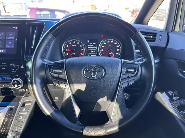 トヨタ アルファード S タイプゴールド 宮城県 2021(令3)年 5.2万km ホワイトパールクリスタルシャイン ツインムーンルーフ/デジタルインナーミラー/＝＝＝/セーフティセンス/・プリクラッシュセーフティ/・レーントレーシングアシスト/・アダプティブハイビームシステム/・全車速追従機能付レーダークルーズコントロール/・ロードサインアシスト/ブラインドスポットモニター/パーキングサポートブレーキ（後方接近車両/前後方静止物）/純正12インチフリップダウンモニター/9インチディスプレイオーディオ/・ナビ機能付/・CD/DVDデッキ/・Bluetooth/バックカメラ/ビルトインETC2.0/ドライブレコーダー/AC100V/100Wアクセサリーコンセント/パワーバックドア/両側パワースライドドア/ハーフレザーシート/ウッドコンビステアリング/ステアリングスイッチ/電動パーキングブレーキ/ブレーキホールド/3眼LEDヘッドランプ/フォグランプ/オートライト/スマートキー＆プッシュスタート/電動格納ミラー/純正18インチAW/フロアマット/ドアバイザー/W/サイド/カーテンエアバッグ