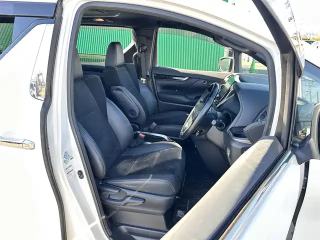 トヨタ アルファード S タイプゴールド 宮城県 2021(令3)年 5.2万km ホワイトパールクリスタルシャイン ツインムーンルーフ/デジタルインナーミラー/＝＝＝/セーフティセンス/・プリクラッシュセーフティ/・レーントレーシングアシスト/・アダプティブハイビームシステム/・全車速追従機能付レーダークルーズコントロール/・ロードサインアシスト/ブラインドスポットモニター/パーキングサポートブレーキ（後方接近車両/前後方静止物）/純正12インチフリップダウンモニター/9インチディスプレイオーディオ/・ナビ機能付/・CD/DVDデッキ/・Bluetooth/バックカメラ/ビルトインETC2.0/ドライブレコーダー/AC100V/100Wアクセサリーコンセント/パワーバックドア/両側パワースライドドア/ハーフレザーシート/ウッドコンビステアリング/ステアリングスイッチ/電動パーキングブレーキ/ブレーキホールド/3眼LEDヘッドランプ/フォグランプ/オートライト/スマートキー＆プッシュスタート/電動格納ミラー/純正18インチAW/フロアマット/ドアバイザー/W/サイド/カーテンエアバッグ